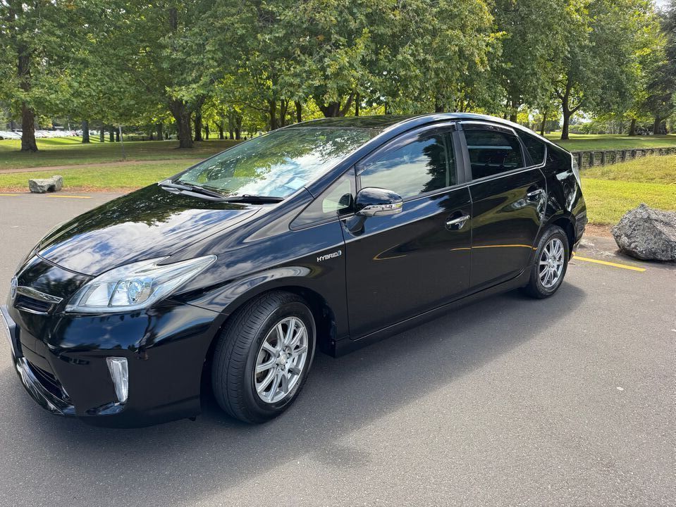 Toyota Prius S 2013 done 93k Highly Sought Color SOLD!!
