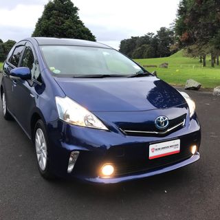 2013 PRIUS Alpha S 7 Seater & SUNROOF!! -SOLD