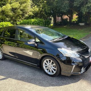 2012 PRIUS Alpha G Touring 7 Seater & SUNROOF!! -SOLD