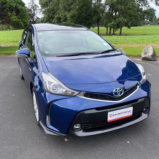 2016 PRIUS Alpha S Touring & SUNROOF!! -SOLD!