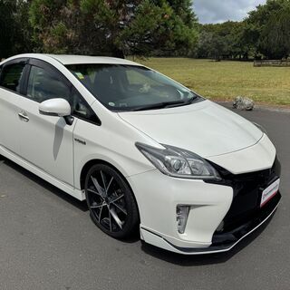2014 Toyota Prius S Sports Kitted! done 117k! NZ New Stereo - SOLD!